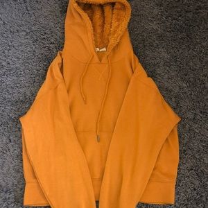 Size: S Tillys cropped sweatshirt